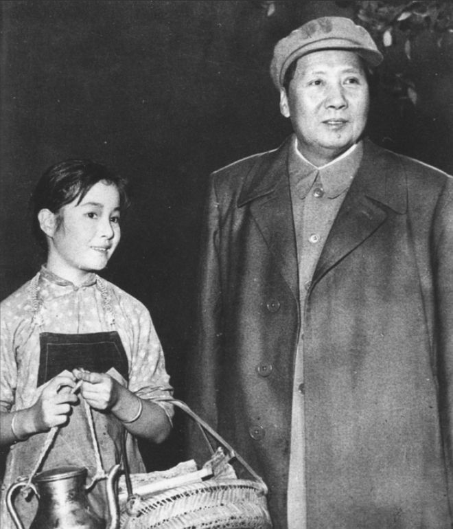 1958年毛主开云体育 开云官网席在领导陪同下突查沈阳工厂毛主席：没安排才要查(图13)